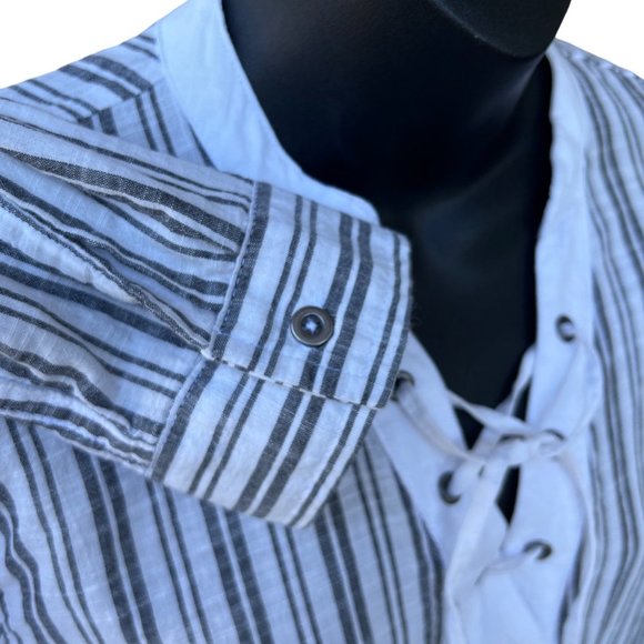 🌸4/$50🌸 Longsleeved Gray and White Striped Tunic - Picture 5 of 16